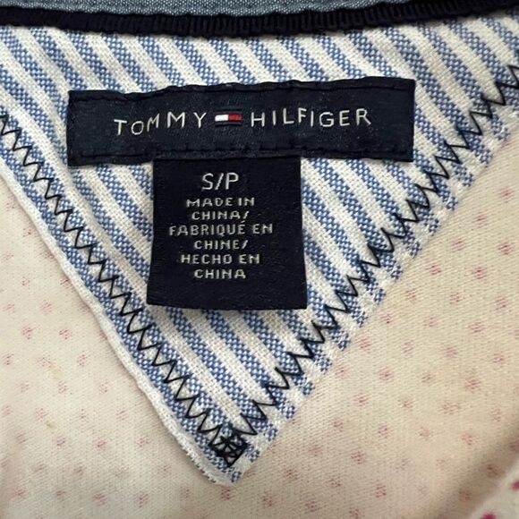 Super fun Tommy Hilfiger size S polo shirt white w/pink polka dot & gold buttons - Picture 5 of 6